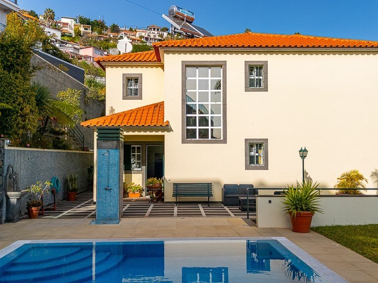 Villa for Sale in Funchal, Ilha Da Madeira, Portugal 6