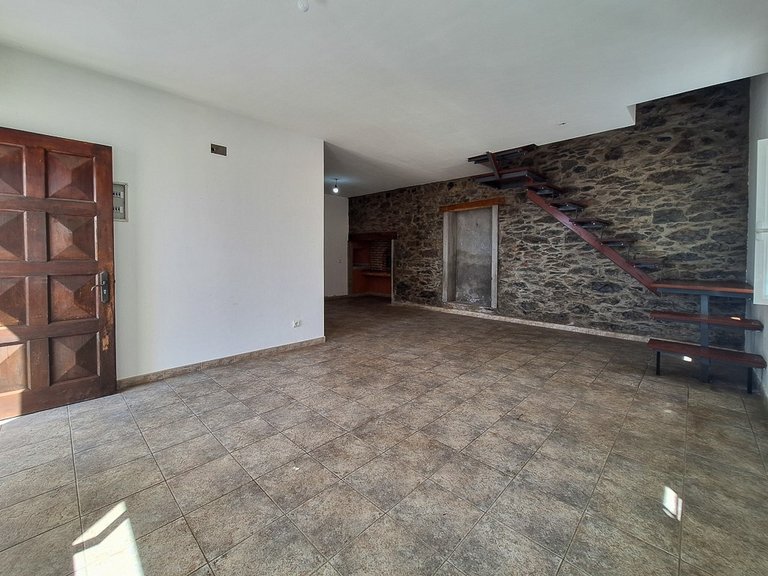 Villa for Sale in Funchal, Ilha Da Madeira, Portugal 3