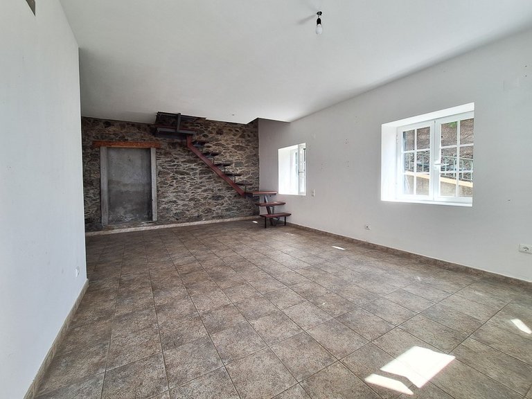 Villa for Sale in Funchal, Ilha Da Madeira, Portugal 2