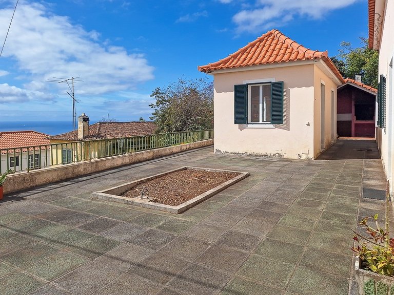 Villa for Sale in Funchal, Ilha Da Madeira, Portugal 17