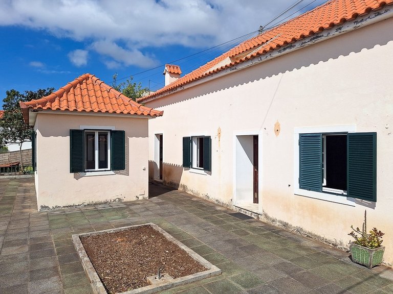 Villa for Sale in Funchal, Ilha Da Madeira, Portugal 18