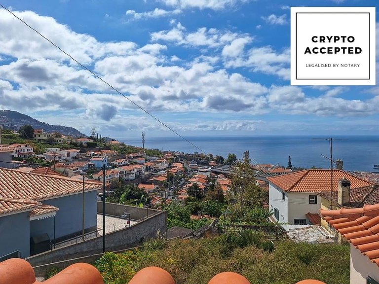 Villa for Sale in Funchal, Ilha Da Madeira, Portugal 1