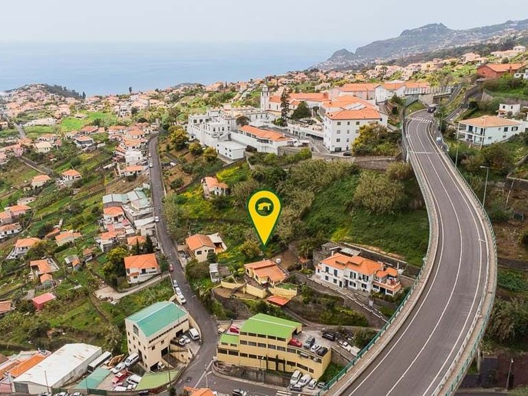 Villa for Sale in Funchal, Ilha Da Madeira, Portugal 4