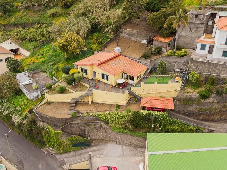 Villa for Sale in Funchal, Ilha Da Madeira, Portugal 2
