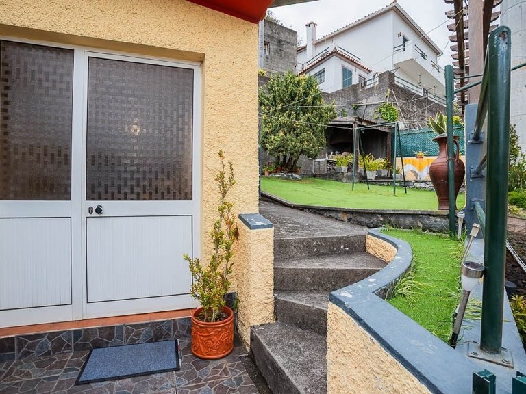 Villa for Sale in Funchal, Ilha Da Madeira, Portugal 8