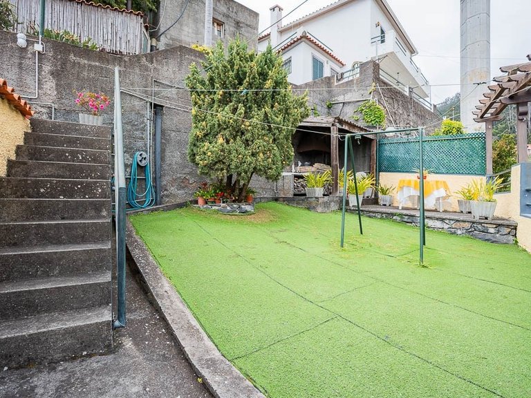 Villa for Sale in Funchal, Ilha Da Madeira, Portugal 9