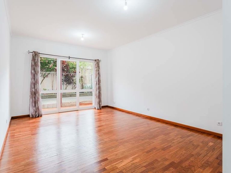 Apartment for Sale in Santa Cruz, Ilha Da Madeira, Portugal 3