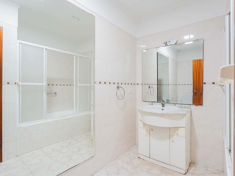 Apartment for Sale in Santa Cruz, Ilha Da Madeira, Portugal 14