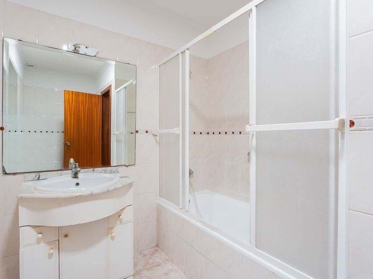 Apartment for Sale in Santa Cruz, Ilha Da Madeira, Portugal 15