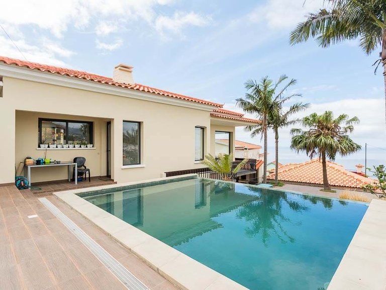 Villa for Sale in Funchal, Ilha Da Madeira, Portugal 15