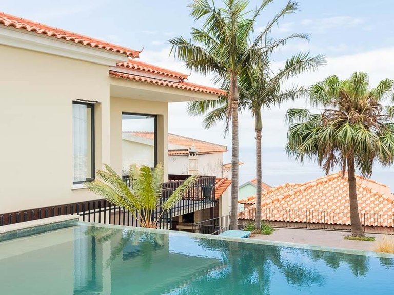 Villa for Sale in Funchal, Ilha Da Madeira, Portugal 16