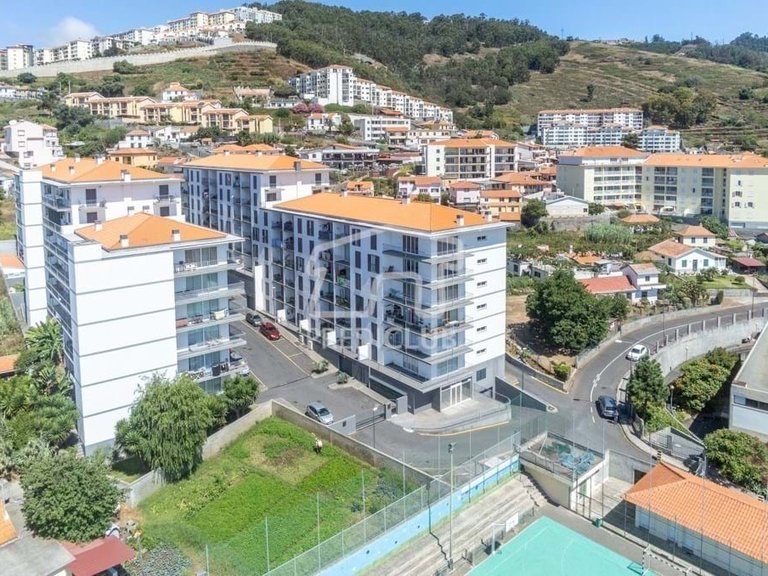 Apartment for Sale in Santa Cruz, Ilha Da Madeira, Portugal 1