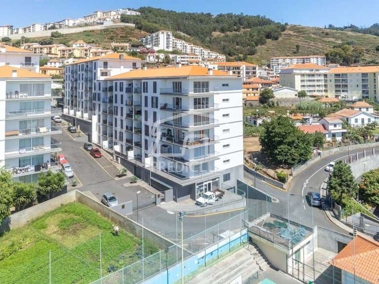 Apartment for Sale in Santa Cruz, Ilha Da Madeira, Portugal 2