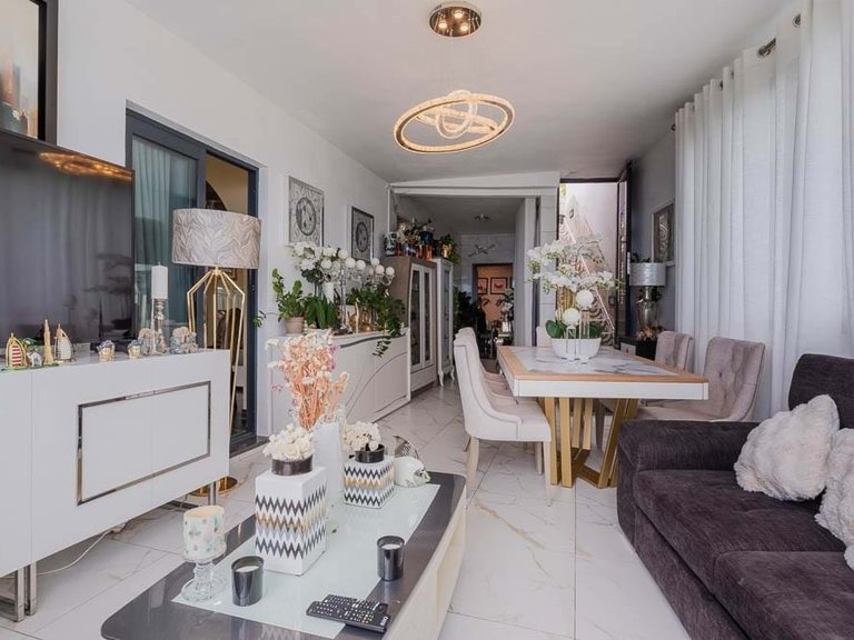 Villa for Sale in Funchal, Ilha Da Madeira, Portugal 4