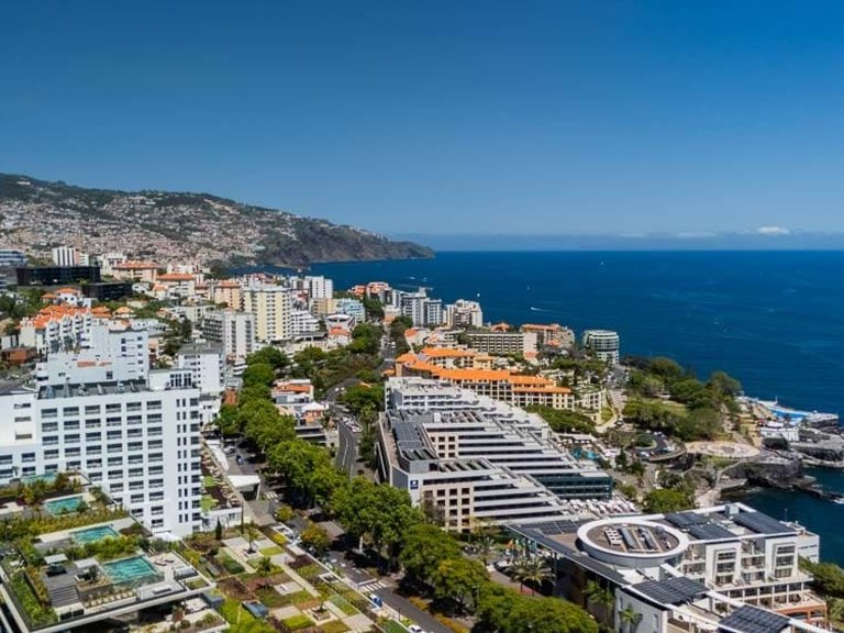 Villa for Sale in Funchal, Ilha Da Madeira, Portugal 22