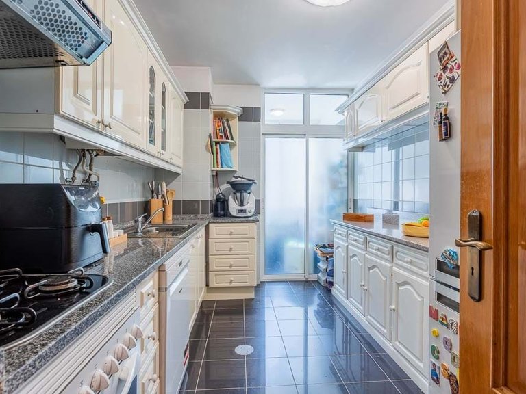 Apartment for Sale in Funchal, Ilha Da Madeira, Portugal 2