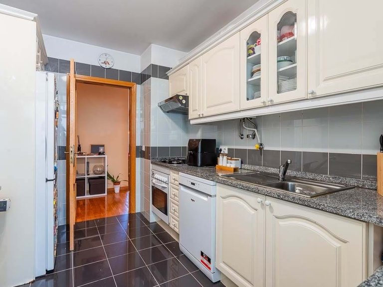 Apartment for Sale in Funchal, Ilha Da Madeira, Portugal 3