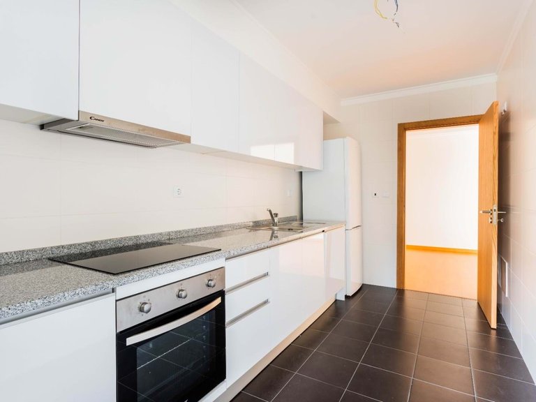 Apartment for Sale in Santa Cruz, Ilha Da Madeira, Portugal 10
