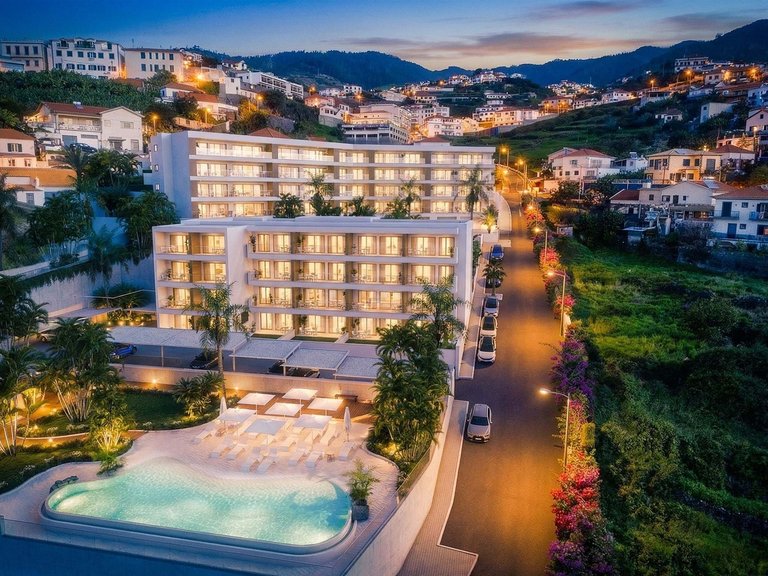 Apartment for Sale in Calheta, Ilha Da Madeira, Portugal 5