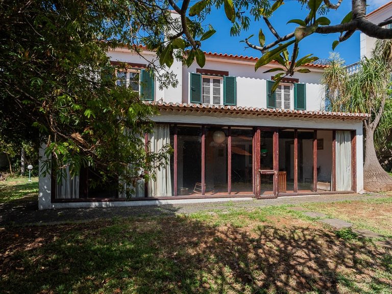 Villa for Sale in Funchal, Ilha Da Madeira, Portugal 4