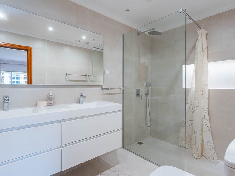 Apartment for Sale in Funchal, Ilha Da Madeira, Portugal 4