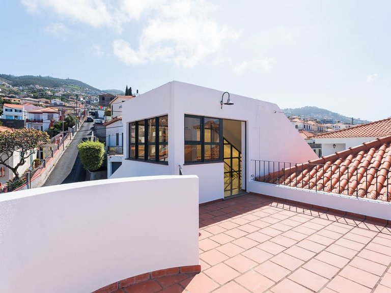 Villa for Sale in Funchal, Ilha Da Madeira, Portugal 5