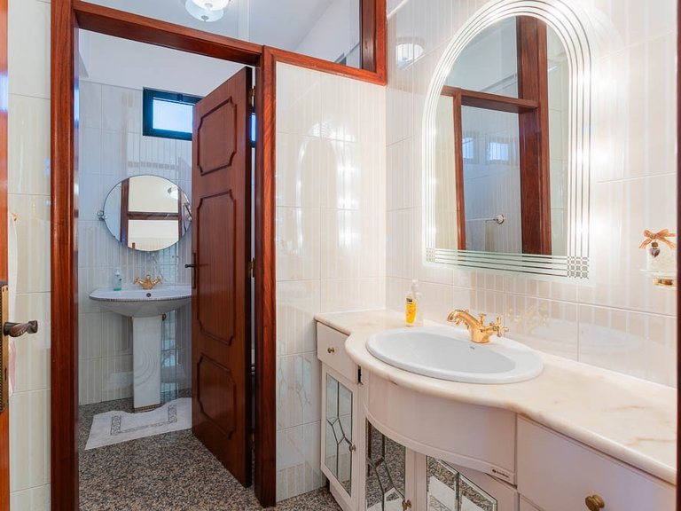 Villa for Sale in Funchal, Ilha Da Madeira, Portugal 6