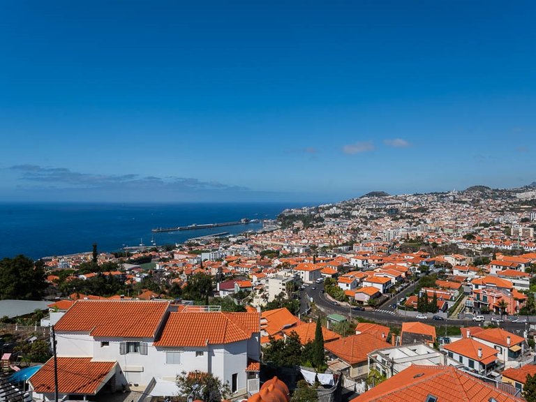 Villa for Sale in Funchal, Ilha Da Madeira, Portugal 2