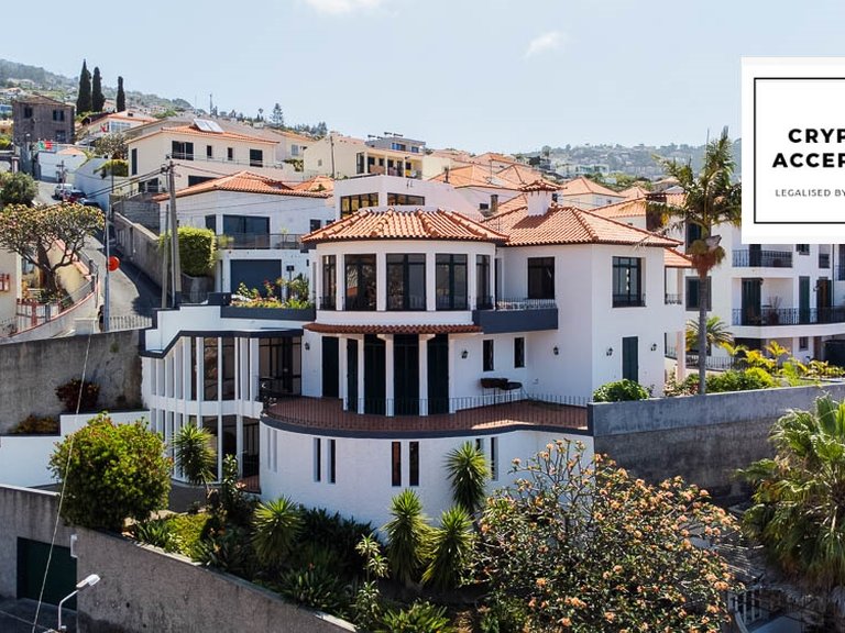 Villa for Sale in Funchal, Ilha Da Madeira, Portugal 1