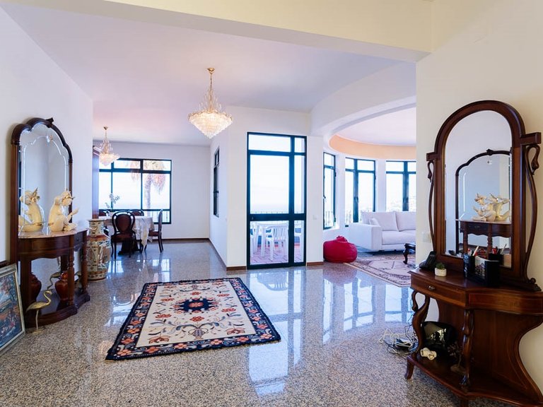 Villa for Sale in Funchal, Ilha Da Madeira, Portugal 7