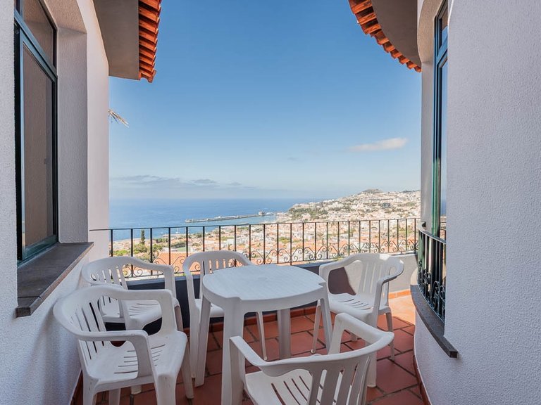 Villa for Sale in Funchal, Ilha Da Madeira, Portugal 10