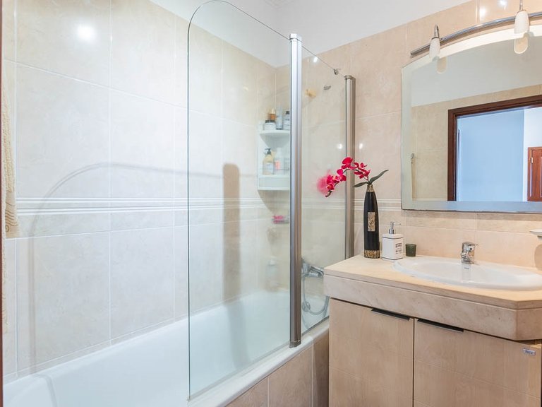 Apartment for Sale in Santa Cruz, Ilha Da Madeira, Portugal 7