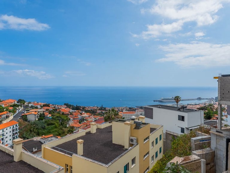 Villa for Sale in Funchal, Ilha Da Madeira, Portugal 32
