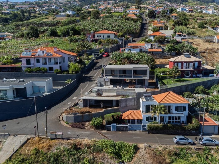 Villa for Sale in Calheta, Ilha Da Madeira, Portugal 36