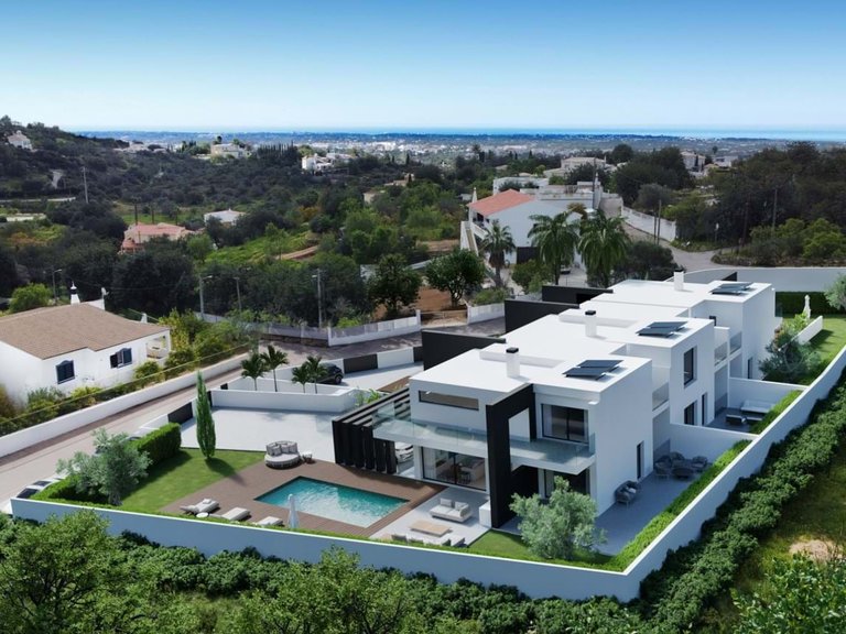 Villa for Sale in Loulé, Algarve, Portugal 2
