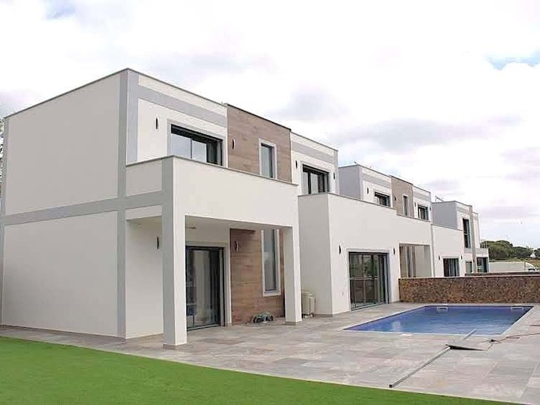 Villa for Sale in Albufeira, Algarve, Portugal 1
