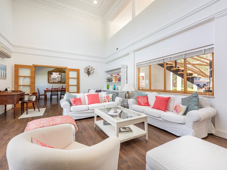 Villa for Sale in Loulé, Algarve, Portugal 10