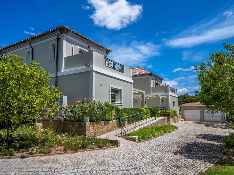 Villa for Sale in Loulé, Algarve, Portugal 6