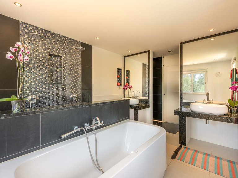 Villa for Sale in Loulé, Algarve, Portugal 15