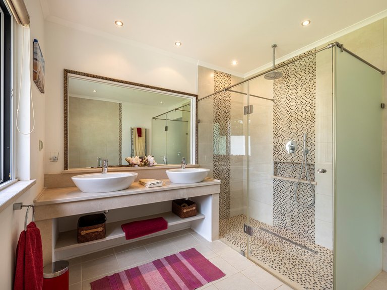 Villa for Sale in Loulé, Algarve, Portugal 23