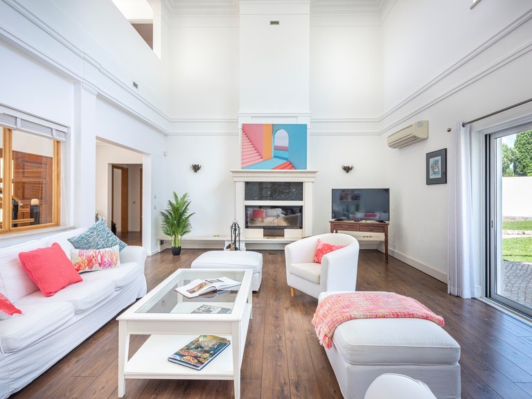 Villa for Sale in Loulé, Algarve, Portugal 17