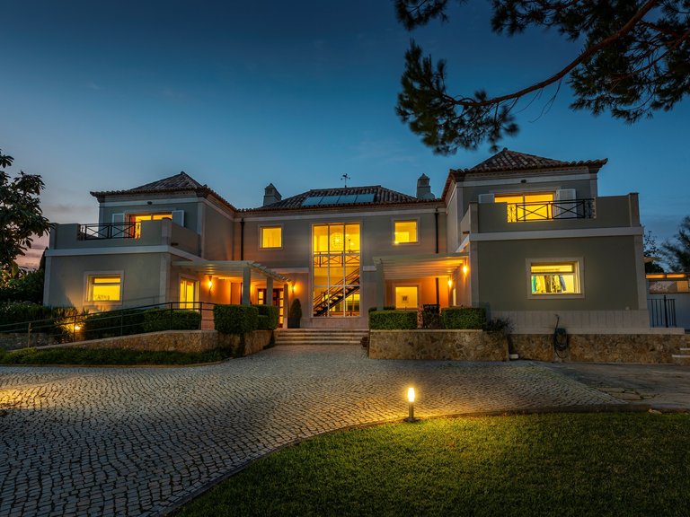 Villa for Sale in Loulé, Algarve, Portugal 3