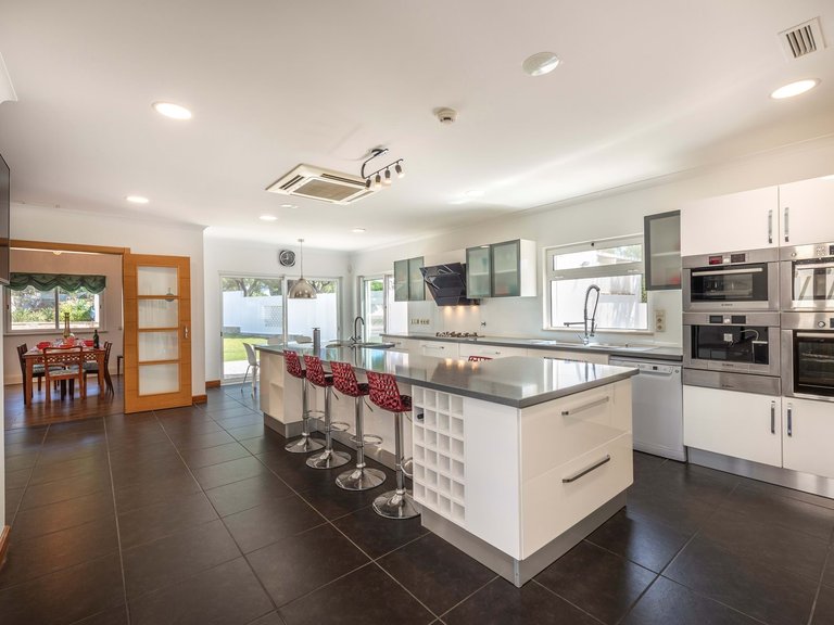 Villa for Sale in Loulé, Algarve, Portugal 13