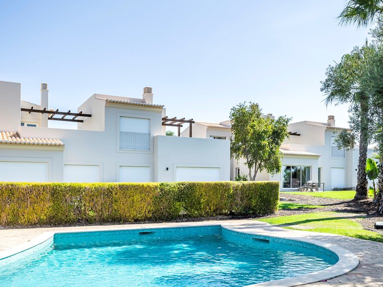 Villa for Sale in Lagoa, Algarve, Portugal 9