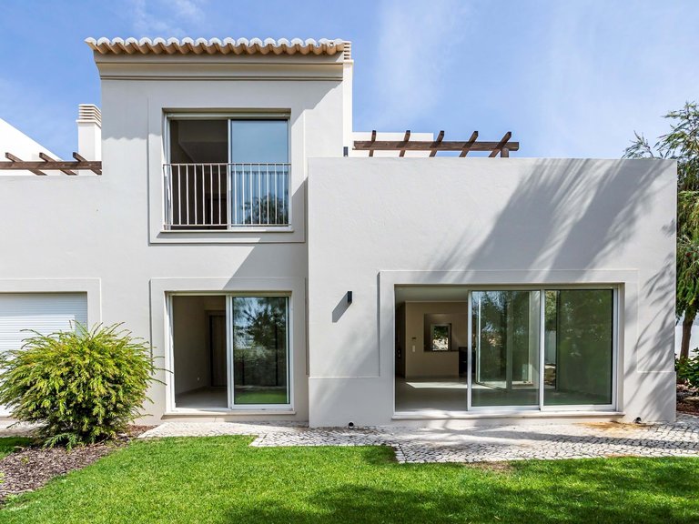Villa for Sale in Lagoa, Algarve, Portugal 14
