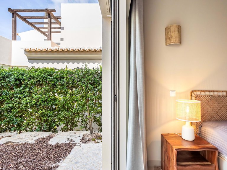 Villa for Sale in Lagoa, Algarve, Portugal 32