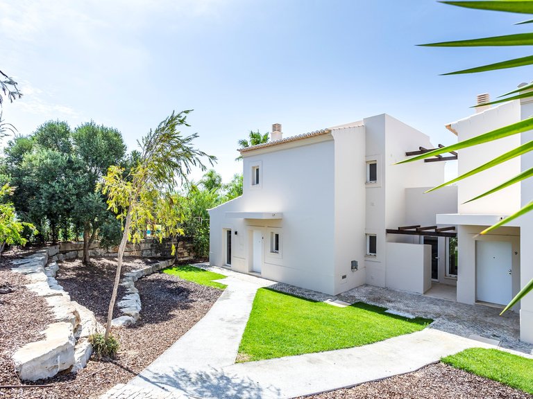 Villa for Sale in Lagoa, Algarve, Portugal 15
