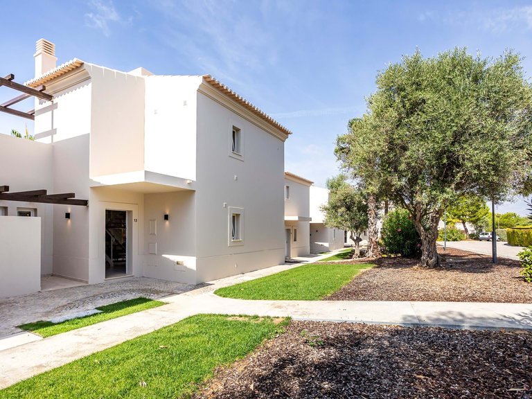 Villa for Sale in Lagoa, Algarve, Portugal 10
