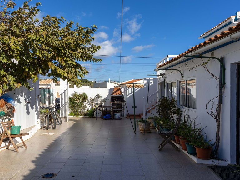 Villa for Sale in Vila Do Bispo, Algarve, Portugal 6