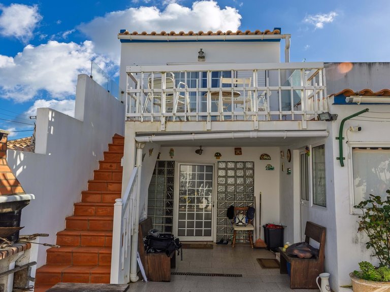 Villa for Sale in Vila Do Bispo, Algarve, Portugal 1